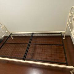 ローラ・アシュレイ シングルベッドフレーム