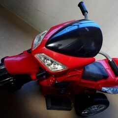 ■バイクのおもちゃ　子供　玩具　屋外の画像