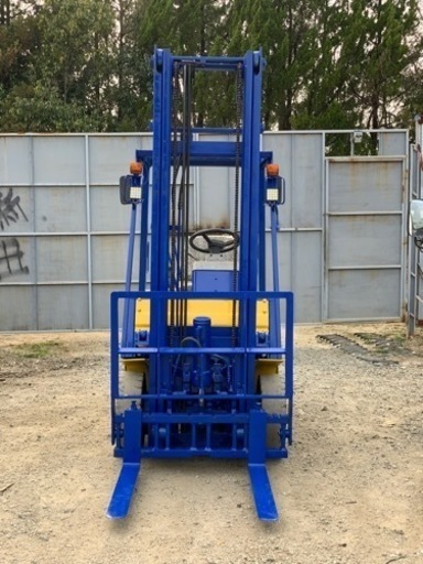 コマツフォークリフト　ヒンジタイプ　1.５トンクラス　ハイマスト　FG15D-15 2624hr 整備済　再塗装　 コマツフォークリフトヒンジタイプ1.5トンクラスハイマストFG15D-15