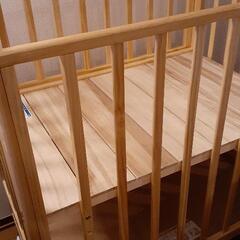 【1万2千円に値下げ】カトージミニベビーベッド（60×90cm）＋マットレスなど　ハイポジションアーチ ［スノコ床板］ ［床板4段階調節］［収納板付き］の画像