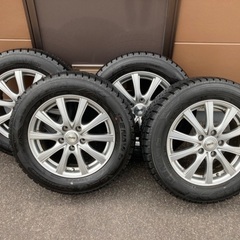 スタッドレスタイヤ 215/60R16 