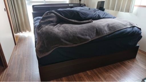 【値下げ】ニトリ　クイーンサイズベッドフレーム＋マットレス