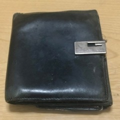 ★ GUCCI の二つ折財布 ★
