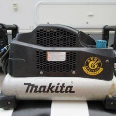 makita 高圧/常圧コンプレッサー AC461XLKの画像
