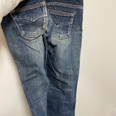 古びたジーパン