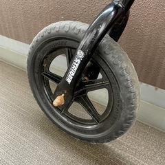 ストライダー　赤　レッド　子供自転車　用事自転車の画像