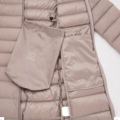 新品未使用　2022年　ユニクロ　ウルトラライトダウンフーデットコート　Mサイズ　NAVY の画像