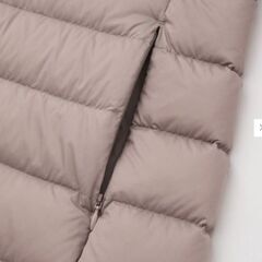 新品未使用　2022年　ユニクロ　ウルトラライトダウンフーデットコート　Mサイズ　ベージュの画像