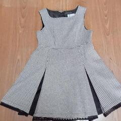 女の子用フォーマル服の画像