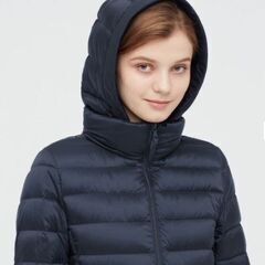 新品未使用　2022年　ユニクロ　ウルトラライトダウンフーデットコート　Mサイズ　NAVY　紺の画像