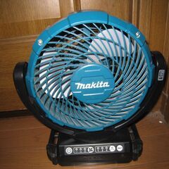 大阪市内より　MAKITA　マキタ　充電式ファン　扇風機　CF1...
