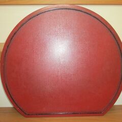 【中古品】抗菌加工　赤黒リバーシブル半月盆2枚セット　お正月はもちろん普段使いでも食卓がおしゃれに♪　 の画像