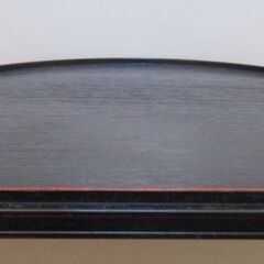 【中古品】抗菌加工　赤黒リバーシブル半月盆2枚セット　お正月はもちろん普段使いでも食卓がおしゃれに♪　 の画像