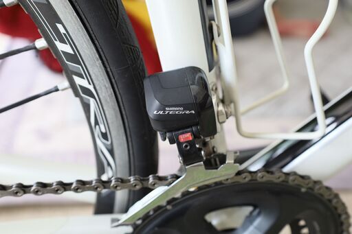 アンカーＲＬ８　Di2（電動）アルテグラ仕様、ホイール：シャマルウルトラ装着