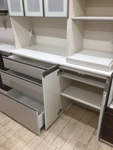 ●【✨大容量‼️収納力大‼️✨】定価198,000円 シギヤマ家具 4面レンジボード ホワイト 木目調