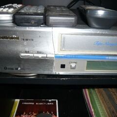 日立　BSチューナー内蔵VHSビデオデッキ（7B-BF310）