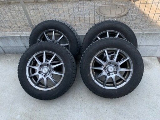 スタッドレスタイヤホイールセット　ヴォクシー、ノア　195/65/15R 18年製