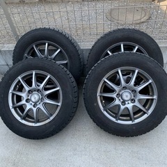 スタッドレスタイヤホイールセット　ヴォクシー、ノア　195/65/15R 18年製
