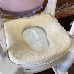 # 閉店セール‼️超美品！ Panasonic パナソニック ポータブルトイレ【座楽 ・ラフィーネ】PN-L30201プラスチック便座 介護用品 の画像