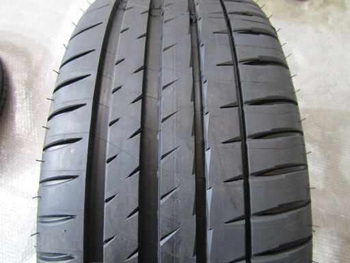 未使用品！プリウス等 TRD TF9 18×7.5J +48 パイロットスポーツ4 215/40ZR18