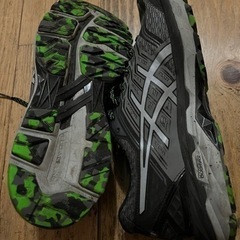 asics ランニングシューズ　27センチの画像