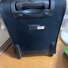  スーツケース(250x350x530)キャスター、錠付きの画像
