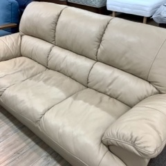 体温に合わせて温かく。吸湿性・通気性・耐熱性、本革を全面に使用し...