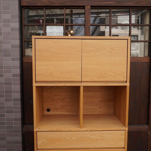 人気の無印良品(MUJI)のオーク材 スタッキングキャビネットです！！シンプルで低めのサイズは圧迫感を感じさせず、収納力も抜群で2人暮
