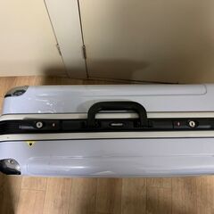 COMPASS スーツケース BCT-7 約71L/6.2kg Lサイズ　色は白系(引越の為、お譲りします)の画像