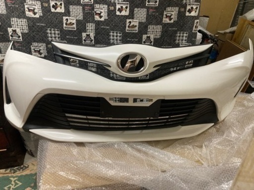 トヨタ　ヴィッツ 130系 KSP130/NSP130/NSP135/NCP131/NHP130 後期 純正 フロントバンパー　52119-52A50