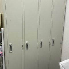 ４人用ロッカー☆エステサロンのスタッフルームで使用していた為、美...