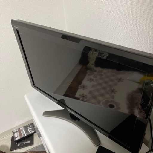 テレビとテレビ台です。