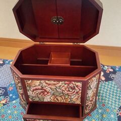 お取引中・化粧箱・メイクボックス（鏡付き）の画像