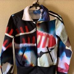アディダスオリジナル　レディース ジャージ