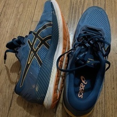 asics ランニングシューズの画像