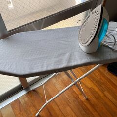 アイロンとアイロン台のセットでの画像