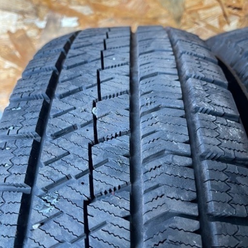 極上　BRIDGESTONE VRX2 195/65R15 スタッドレス  タイヤ　2018年製　15インチ