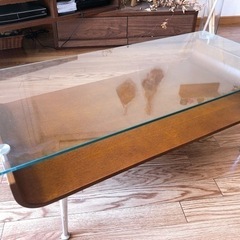 ガラス ローテーブル 売りますの画像