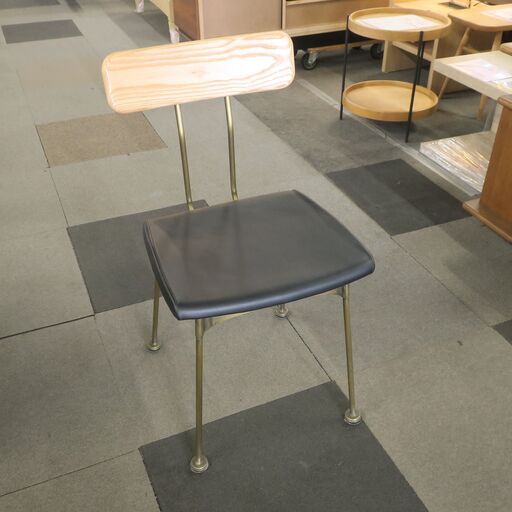 【お新古市場】 お電話で3日間お取り置き可能！！ GART（ガルト） W415 Halb（ハルブ）ダイニングチェア ウォールナット×マットブラック【歪みあり】【JV0315-01】