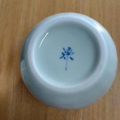 少し大きめの湯呑み５個セット(美品)の画像