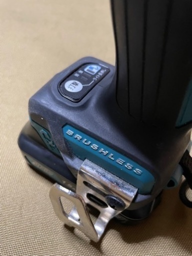 マキタ　インパクトドライバ　TD111D 10.8V