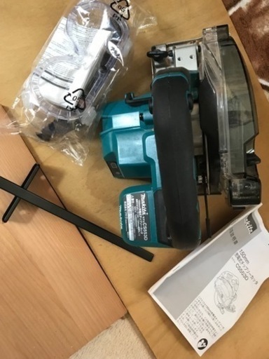 ［取り引き中］マキタ150mm充電式チップソーカッタ.18V。　　一度DIYに使用だけ。