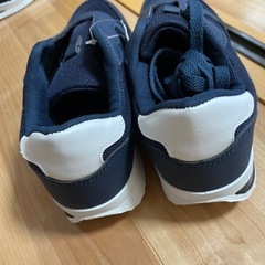 新品　スニーカーの画像