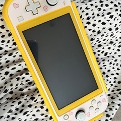 SwitchLite イエロー 美品 ケース付き