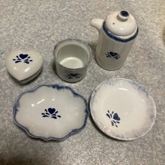 カントリー食器色々の画像