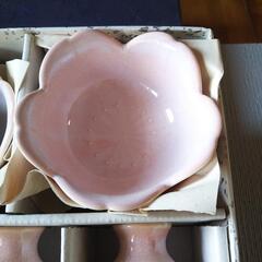 【値下げしました。】美濃焼きの徳利とお猪口と小鉢セットの画像