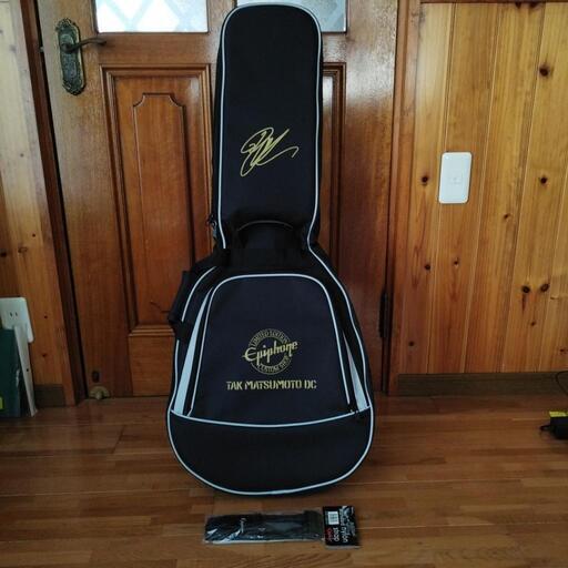 新品　B'z　松本モデルのコピーサイン入りギターケース