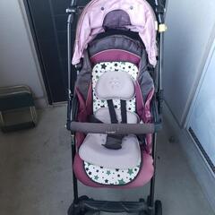 combi  ベビーカーの画像