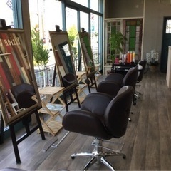 カラーサロンスタッフの画像