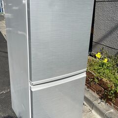 ●SHARP 冷蔵庫●23区及び周辺地域に無料で配送、設置いたします(当日配送も可能)●SJ-D14C-S 2017年製●SHA2A